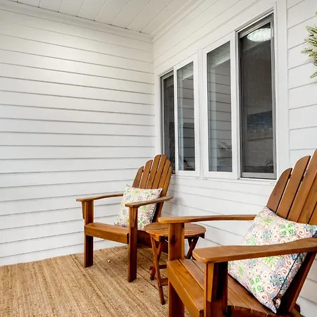 Retro Cottage, Hot Tub, Putting Green, Walk To All Thousand Oaks Exterior photo